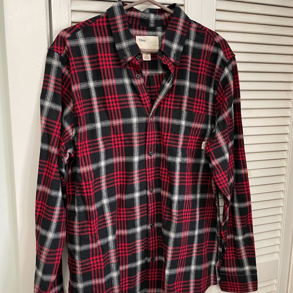 Tilley Men’s Red and Black Casual Button Down Shirt with Plaid Pattern